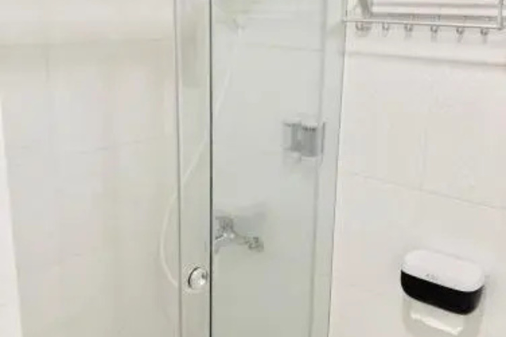 Room 8 of 25