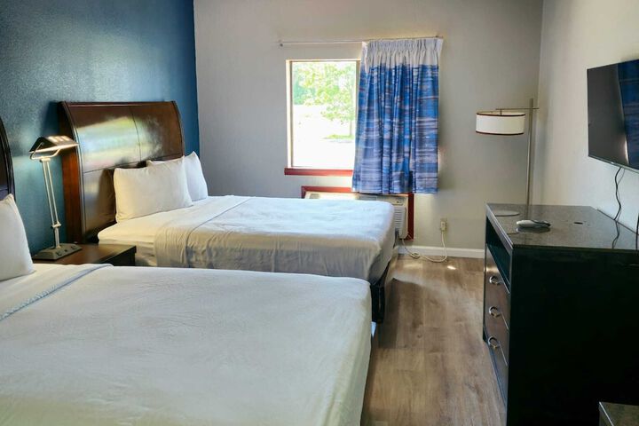 Standard Room, King or Two Doubles (1 of 3)