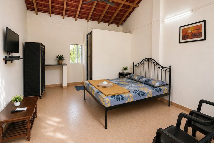 Room 6 of 25