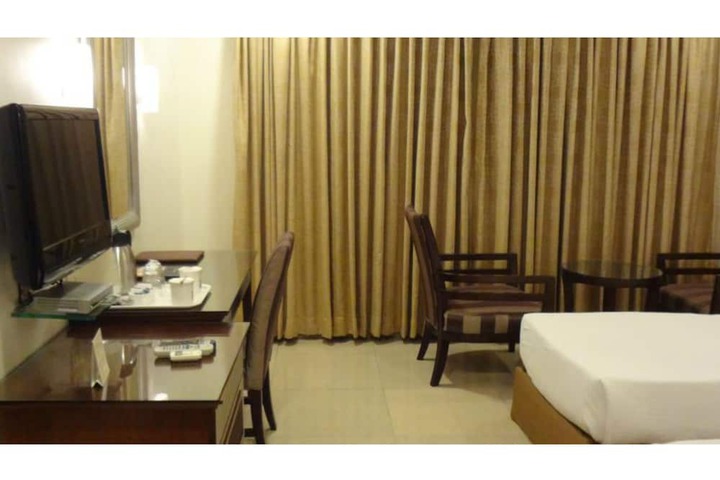 Room 8 of 60