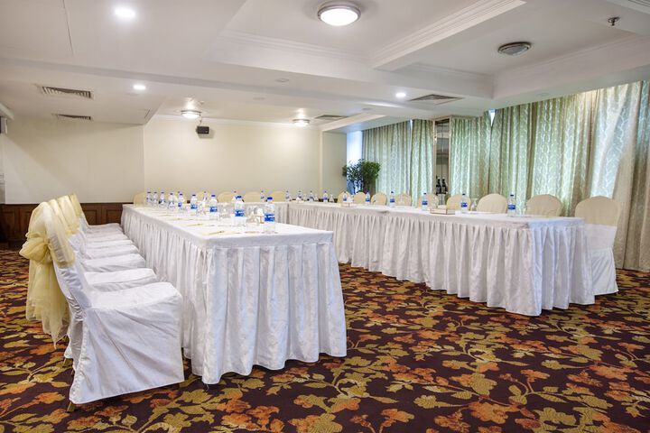 Ballroom/Hall 248 of 258