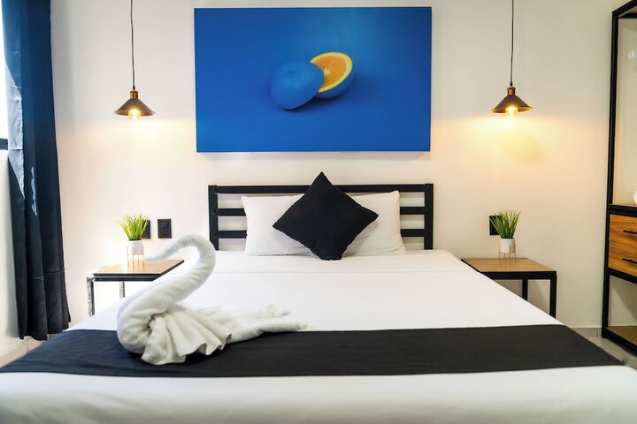 Room 17 of 80