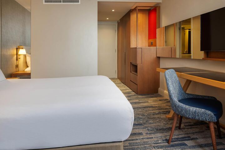 Room 27 of 105