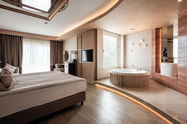 Room 47 of 122