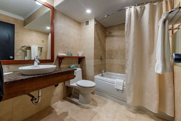 2 Queen Beds Refrigerator WiFi (7 of 18)