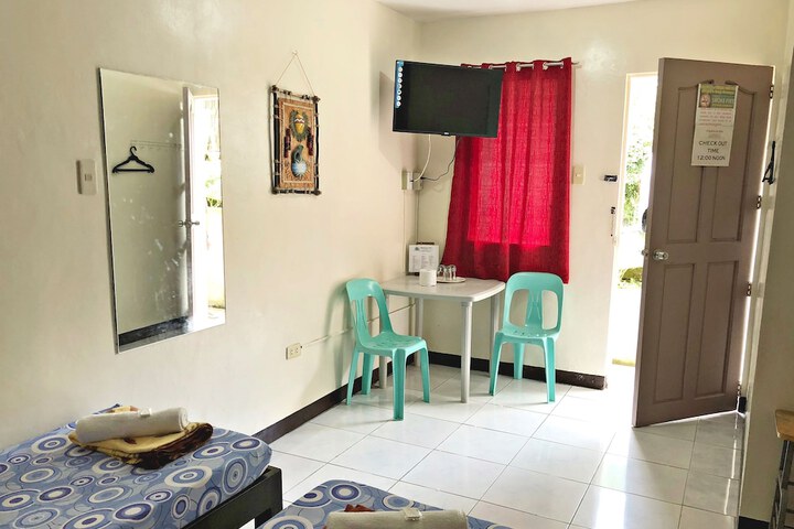 Room 16 of 32