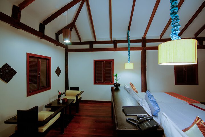 Room 8 of 80