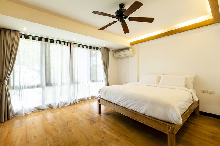 Room 27 of 111