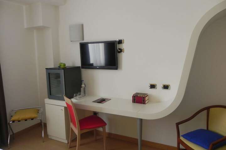 Room 41 of 97