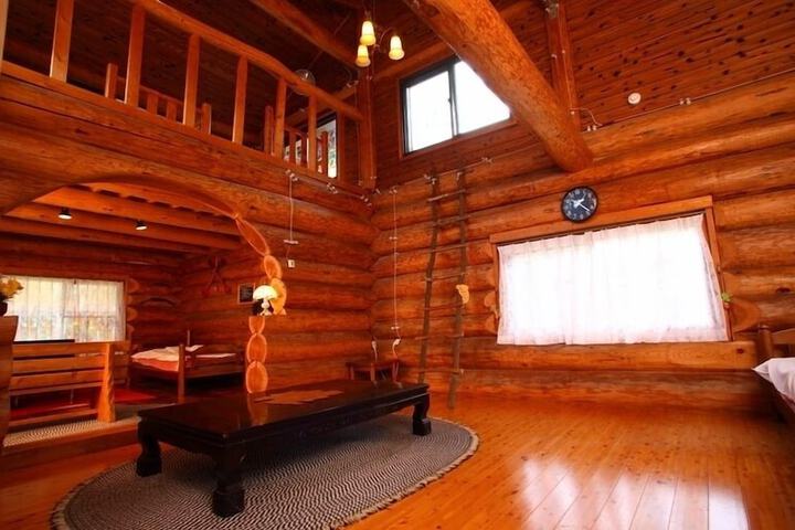 Room 2 of 43