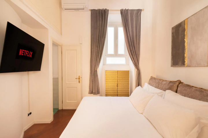 Room 5 of 24