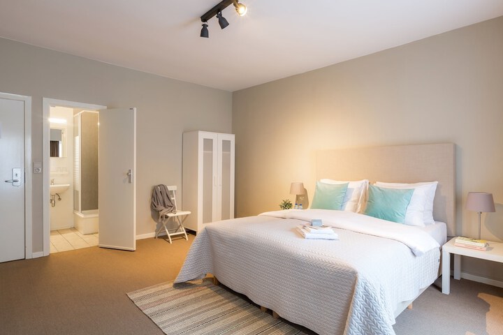 Room 6 of 31