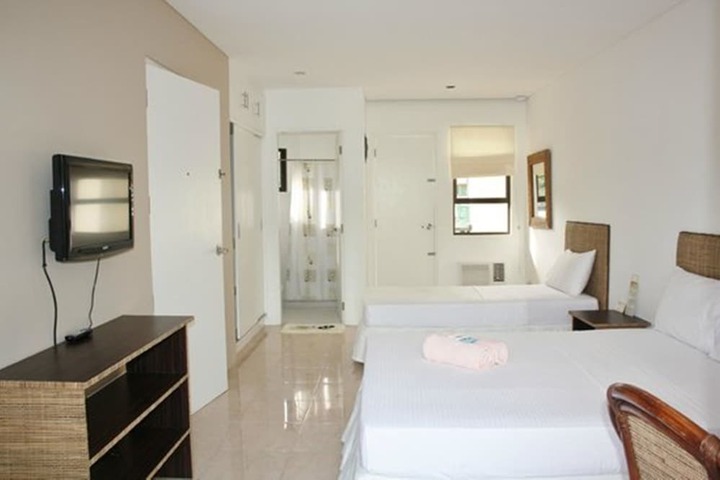 Room 3 of 39