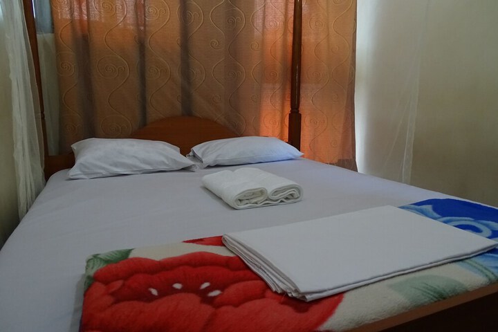 Room 10 of 26