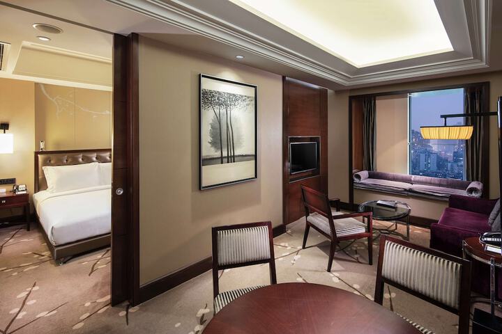 Room 13 of 78