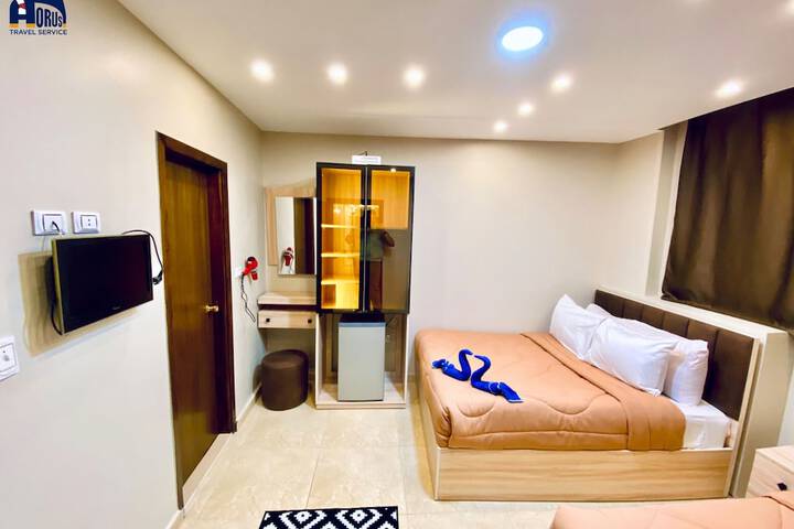 Room 12 of 32