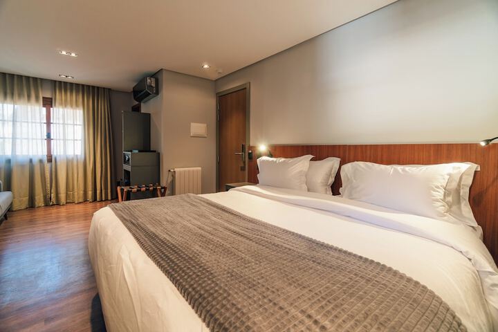 Room 4 of 42