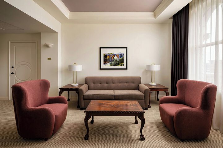 Room 46 of 104