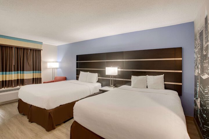 2 Queen Beds (4 of 11)