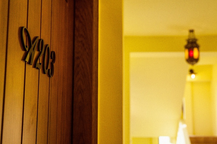 Room 16 of 38
