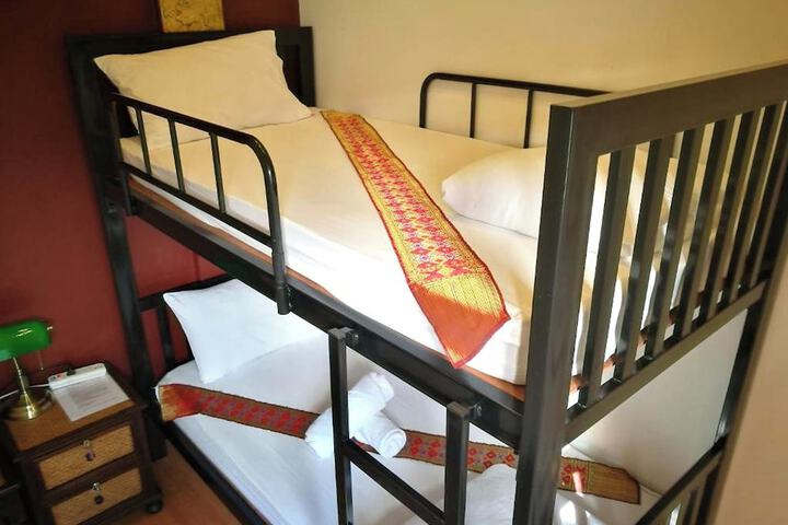 Room 8 of 34