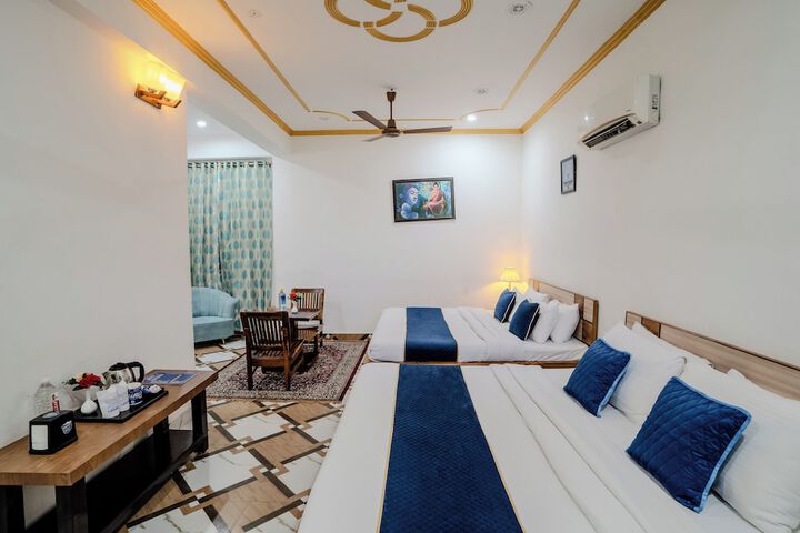 Room 14 of 22