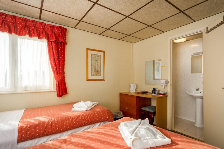Room 15 of 61