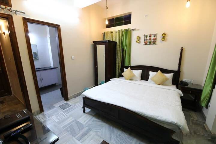Room 15 of 22