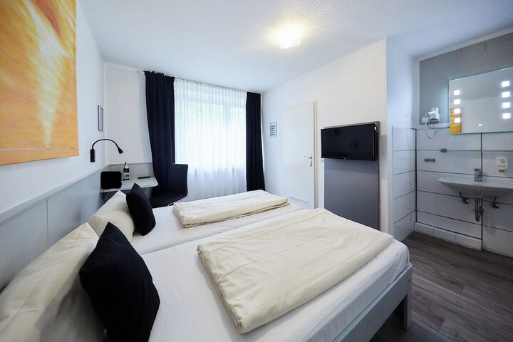 Room 47 of 81