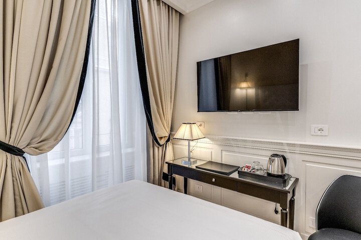 Room 27 of 40
