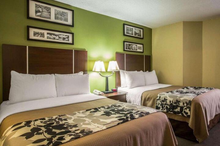 2 Double Beds (1 of 10)