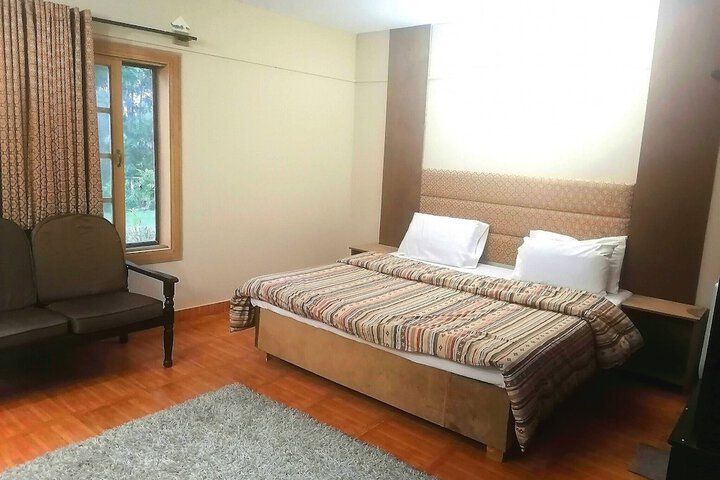 Room 8 of 31