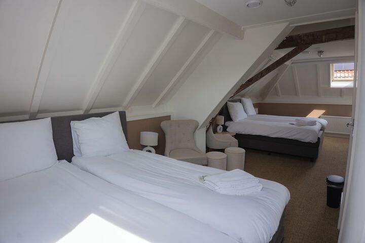 Room 18 of 26