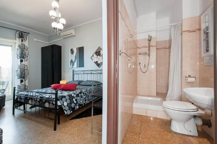 Room 14 of 22