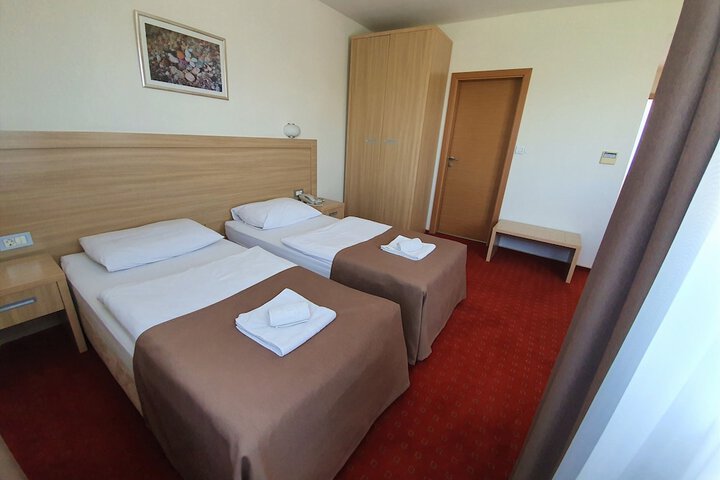 Room 6 of 87