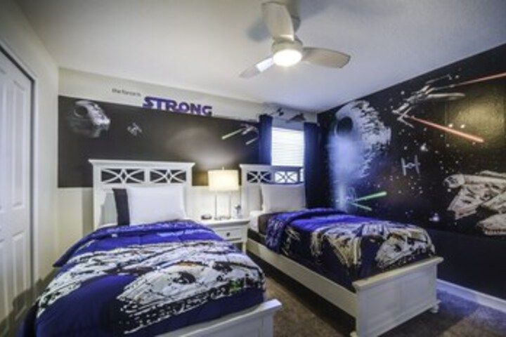 Room 15 of 38