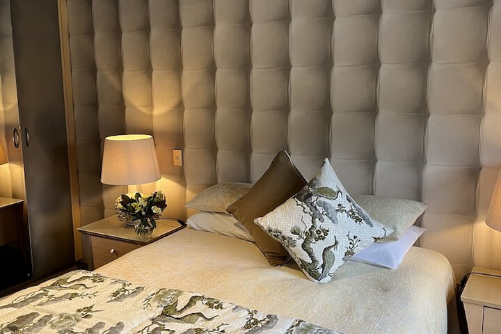 Room 4 of 40