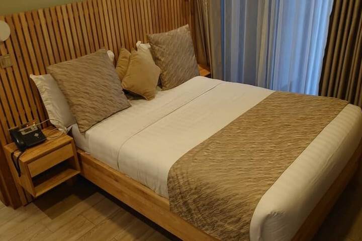 Room 9 of 24