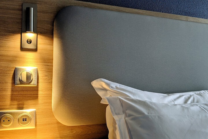 Room 5 of 32