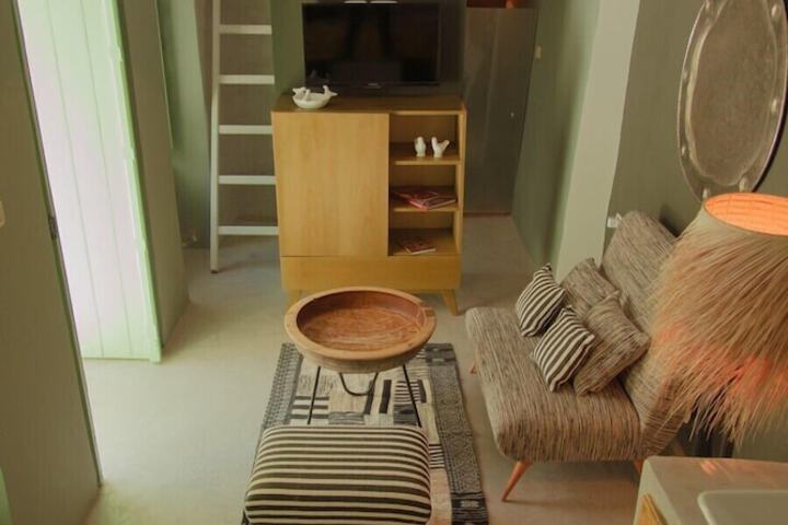 Room 40 of 72