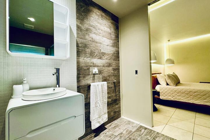 Room 187 of 224