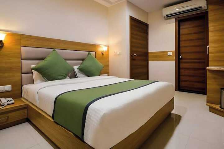 Room 15 of 17