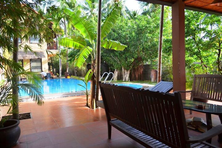 Pool Hotel