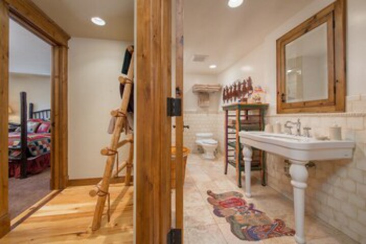 Room 4 of 26