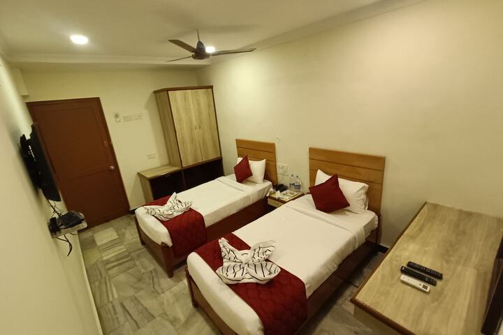 Room 15 of 93