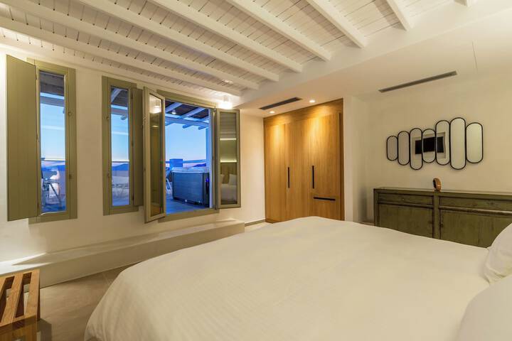 Room 32 of 186