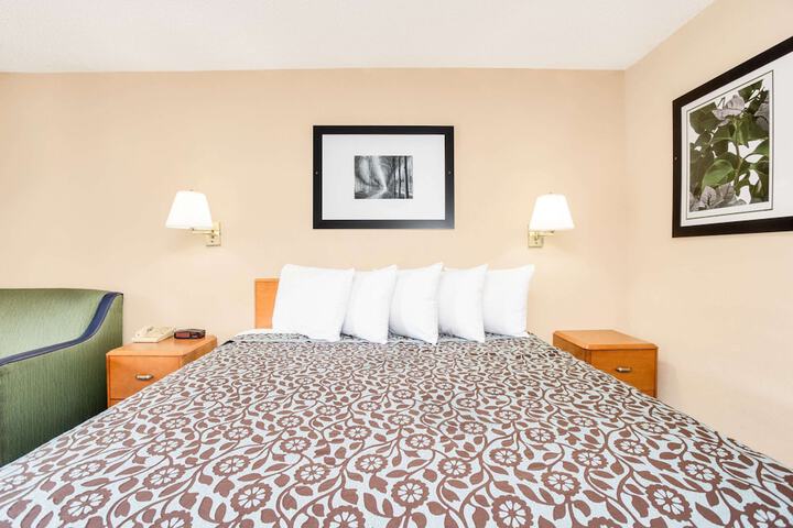 Room 8 of 15