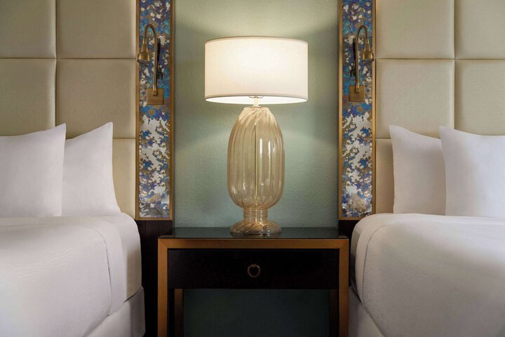 2 Queen Beds (8 of 9)