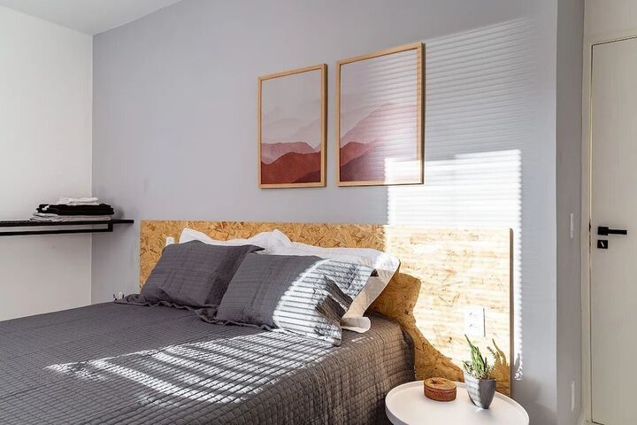Room 2 of 17