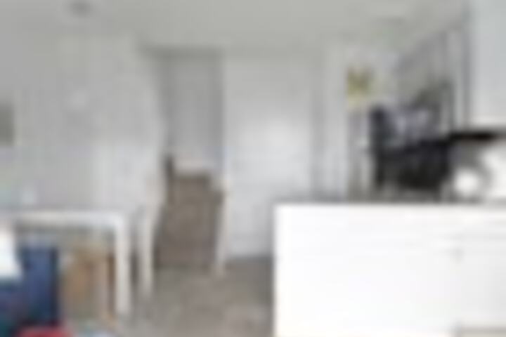 Room 47 of 984